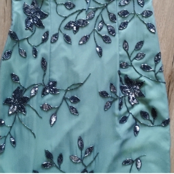 Elegant Green Floral Women's Dress - Picture 4 of 12